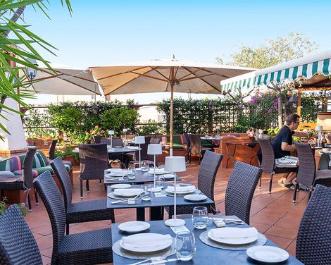 Hotel Diana Roof Garden-3