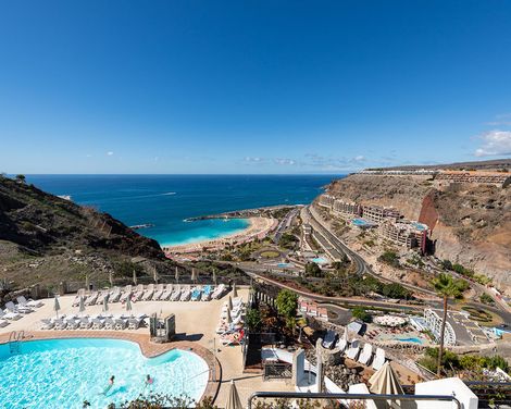 Holiday Club Jardin de Amadores-3