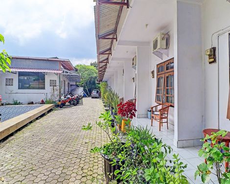 Gusti Residence by OYO Rooms-0