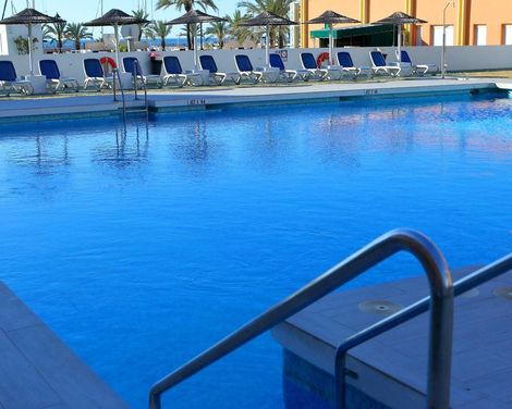 Hotel Apartamentos Pyr Fuengirola-2