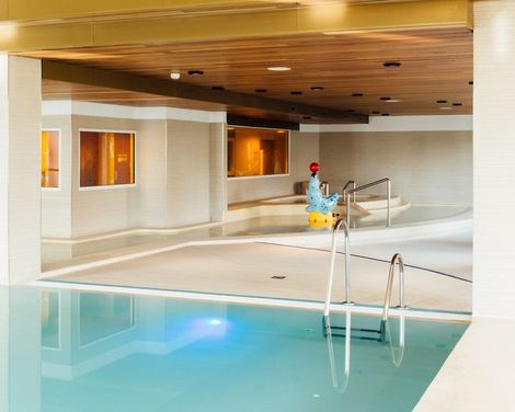 Grand Magic Hotel-1
