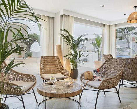 Universal Aparthotel Don Camilo-1