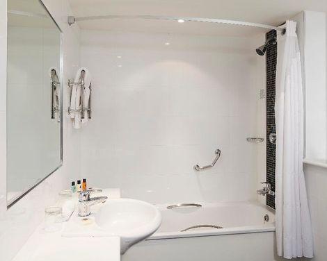 Clayton Hotel Belfast-4