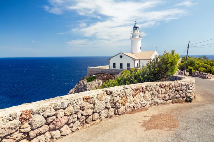 Blick auf den Leuchtturm von Cala Ratjada.