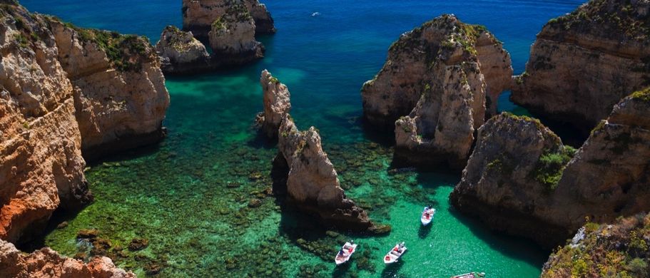 Bay Ponta de Piedade, Algarve, Portugal