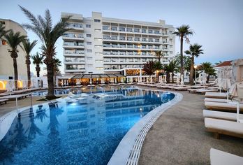 Hotel, Bohemian Gardens Hotel