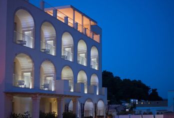 Hotel, Est Hotel
