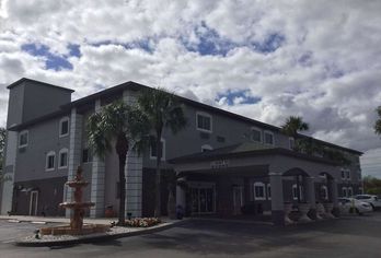 Hotel, Days Inn & Suites by Wyndham Bonita Springs North Naples