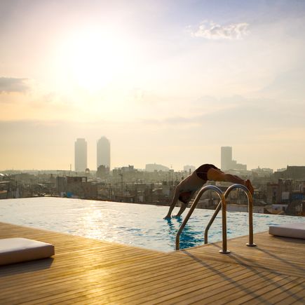 Skypool mit Ausblick bis zum Horizont