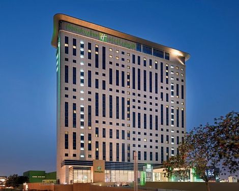Holiday Inn & Suites Dubai Festival City-1