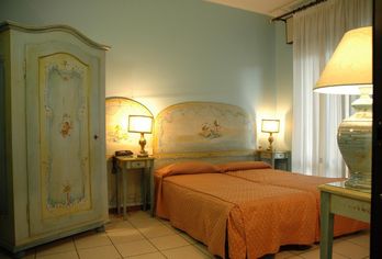 Hotel, Ariston