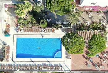 Hotel, Hotel Roger De Flor By Seleqtta