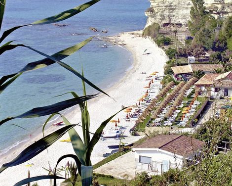Stromboli Hotel Villaggio-3