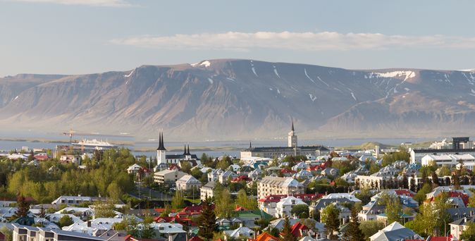 Sommernacht in Reykjavik
