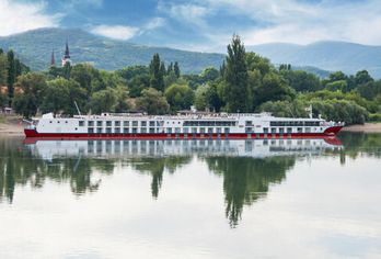 Kreuzfahrtschiff, MS MAXIMA