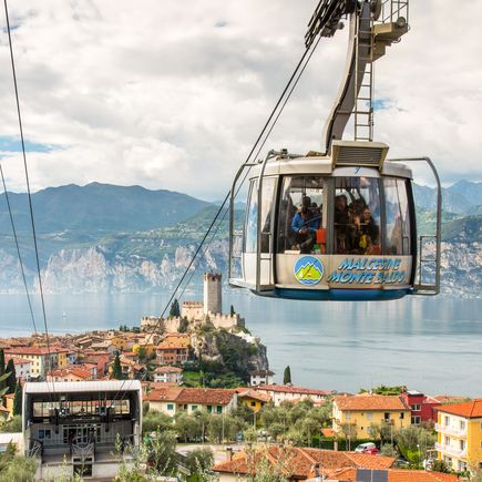 Camping Italien Gardasee Gondel auf das Monte Baldo Massiv