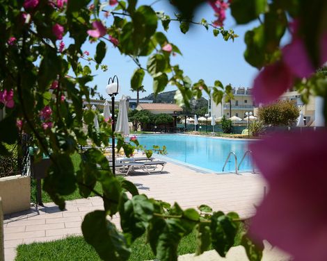 Summerland Hotel & Bungalows-1