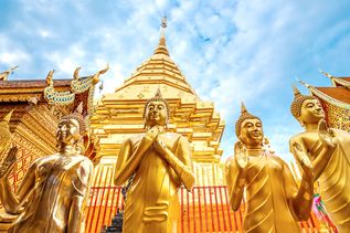 Goldene Buddhastatuen in Thailand