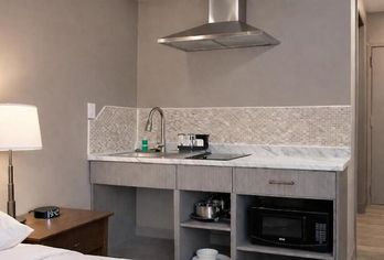 Hotel, Ramada by Wyndham Kamloops