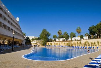 Las Piramides Resort