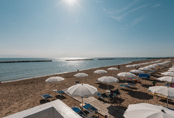 Hotel, Natural Village Resort