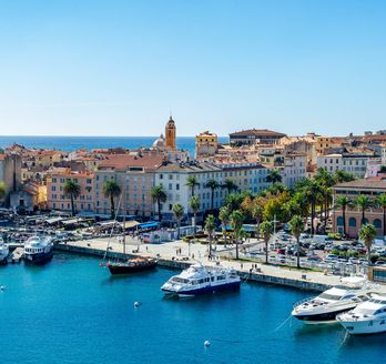 Blick auf den Maritimen Hafen von Ajaccio
