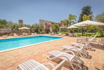 Hotel, Case di Latomie