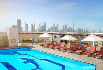 Hotel, Jumeira Rotana