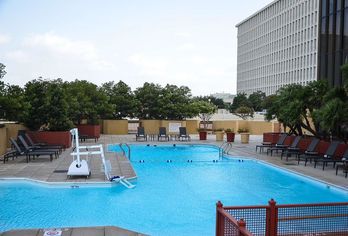 DoubleTree by Hilton Hotel Houston - Greenway Plaza