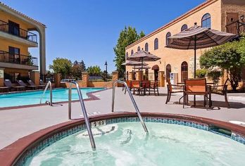 Best Western Plus Heritage Inn