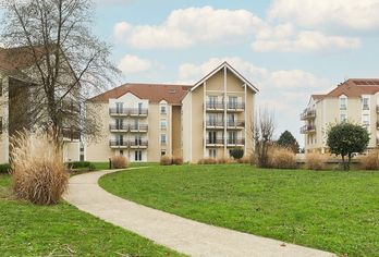 Hotel, Zenitude Hôtel Résidences Roissy Village