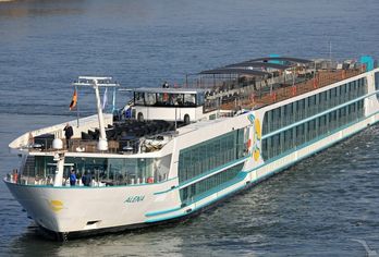 Kreuzfahrtschiff, MS Alena