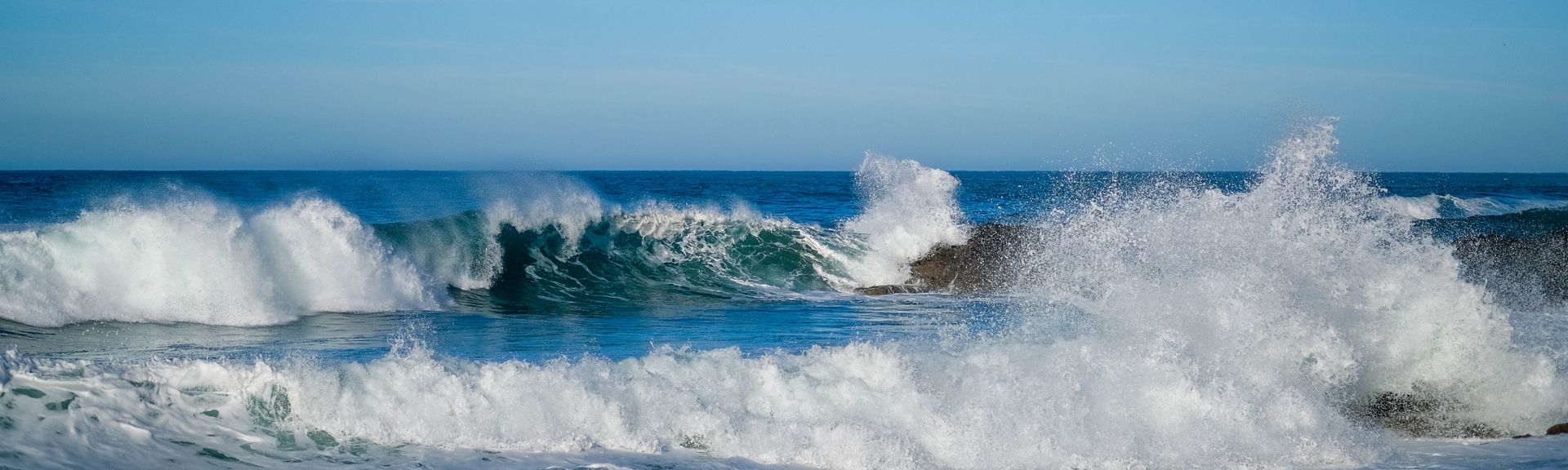 Große Wellen am Atlantischen Ozean