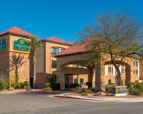 La Quinta Inn & Suites by Wyndham Las Vegas Airport South-2