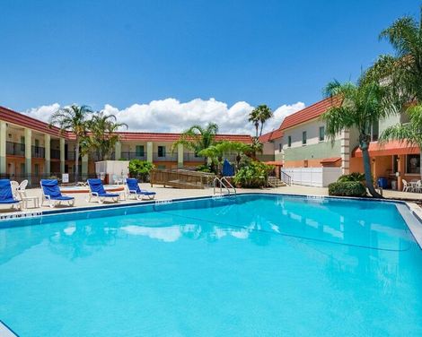 Clarion Inn & Suites-2