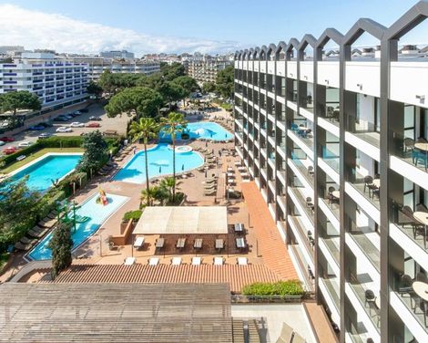 Golden Avenida Family Suites-2