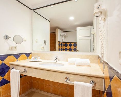 Grupotel Macarella Suites & Spa-0