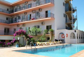 Hotel, Carmen Teresa