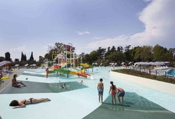 Hotel, Sisan Family Resort