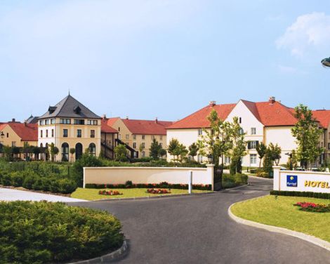 Campanile Val de France-1