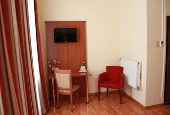 Hotel, Hotel Mozart
