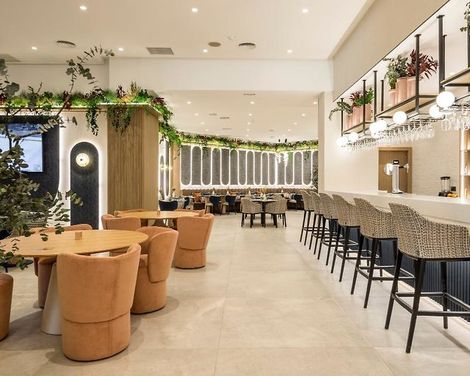 Hotel ILUNION Les Corts-0