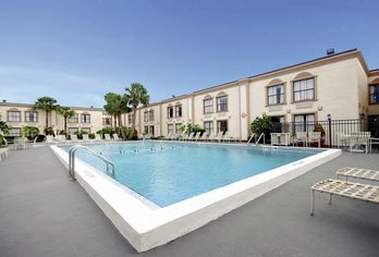 Hotel, La Quinta Inn by Wyndham Orlando International Drive North