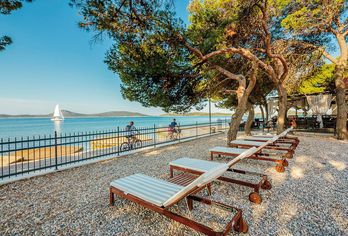 Hotel, Villa Arausana & Antonina