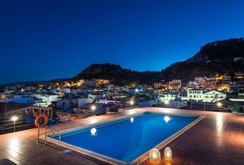 Hotel, Strada Marina