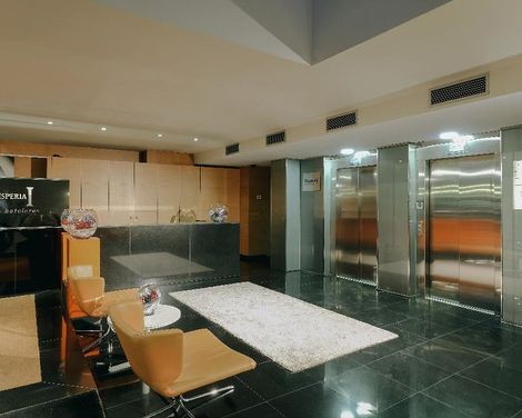 Hesperia Barcelona Fira Suites-3