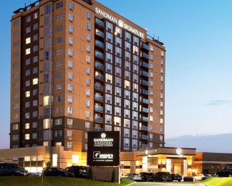 Sandman Signature Toronto Airport Hotel-3