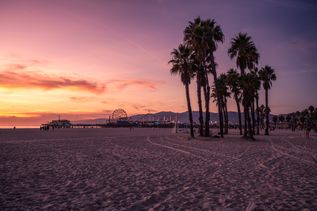 Strand von Los Angeles im Sonnenuntergang
