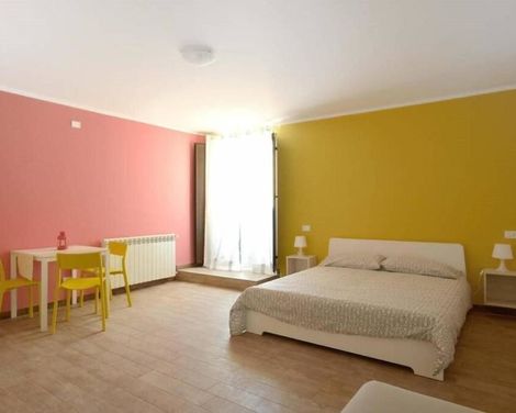 B&B A Due Passi Dal Centro-0
