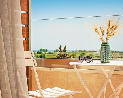 Mythic Summer Hotel -4